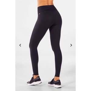 Fabletics Trinity Mid-Rise Pocket 7/8 Leggings